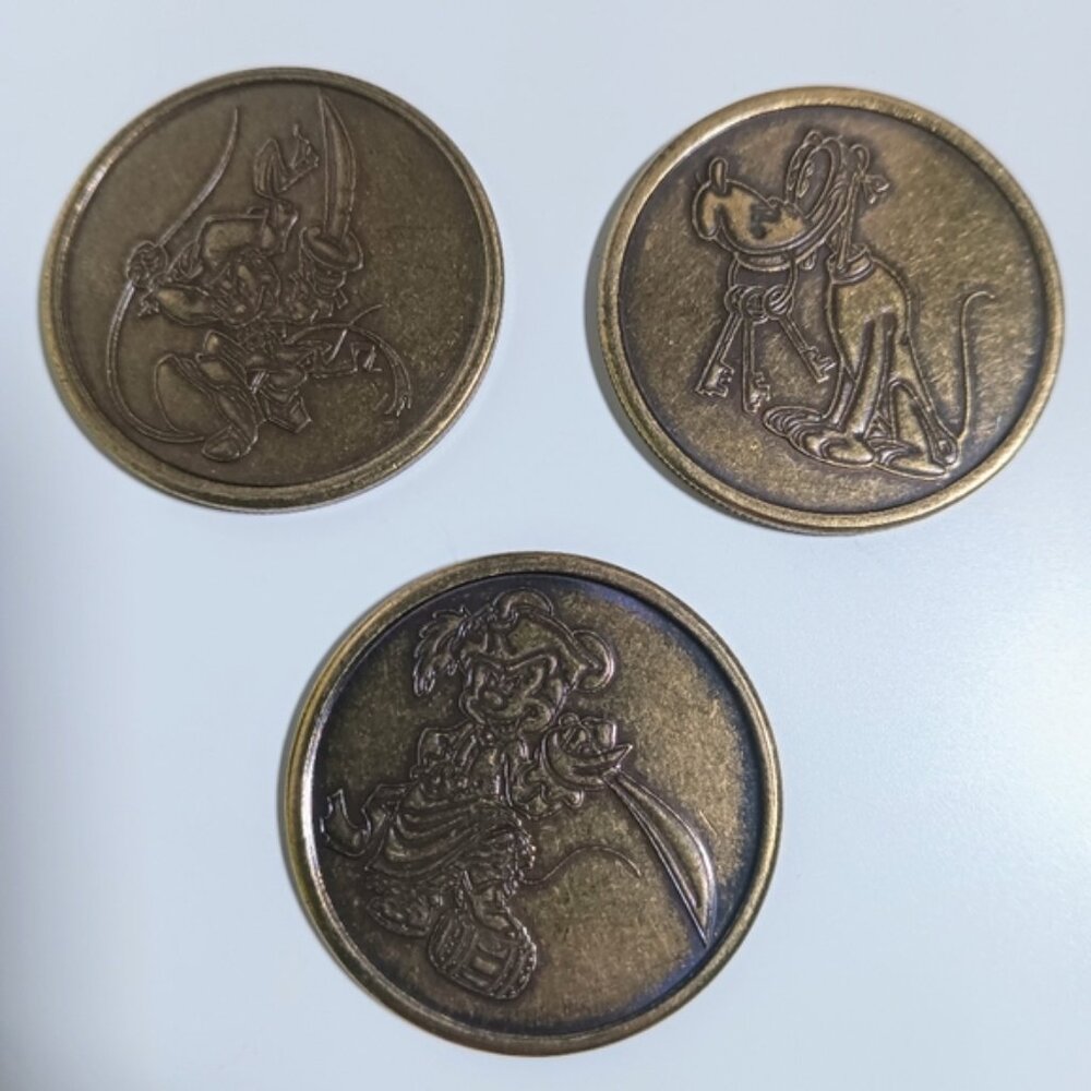 Disneyland Collectible Medallions Pirates Of The Caribbean Theme Mickey Minnie